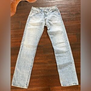 Vintage Y2K Levi's 501 Med/Light Wash Straight Leg Blue Jeans